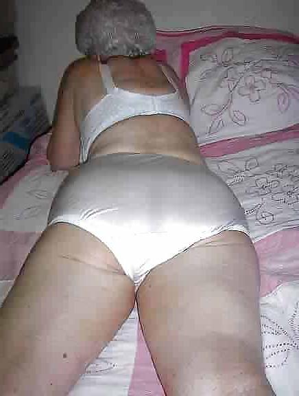 25P Pantie ass matures