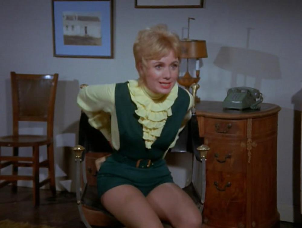 25P Shirley Jones