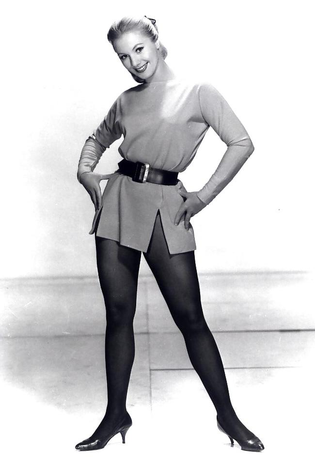 25P Shirley Jones