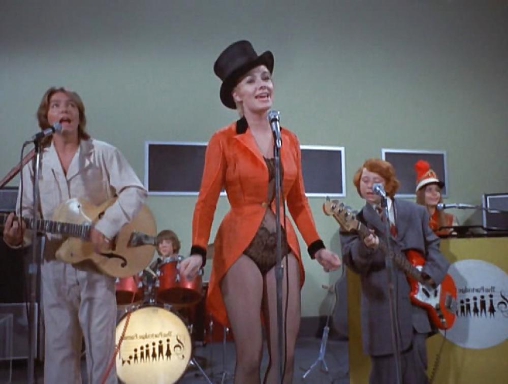 25P Shirley Jones