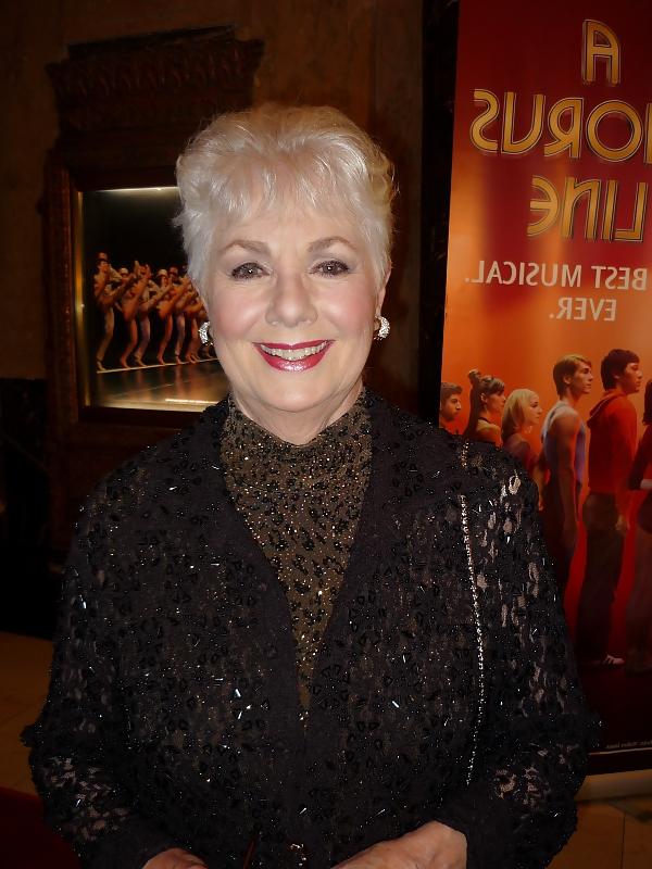 25P Shirley Jones