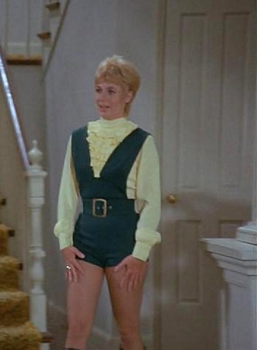 25P Shirley Jones