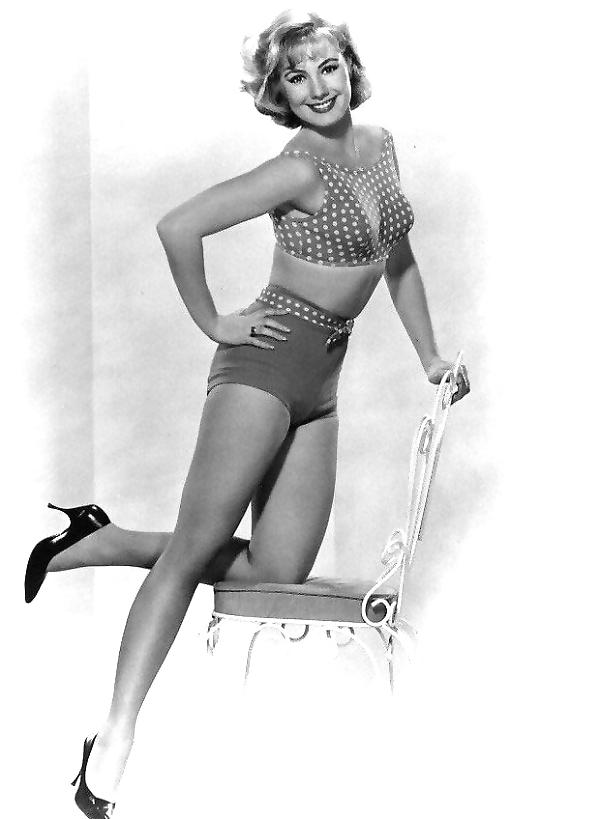 25P Shirley Jones
