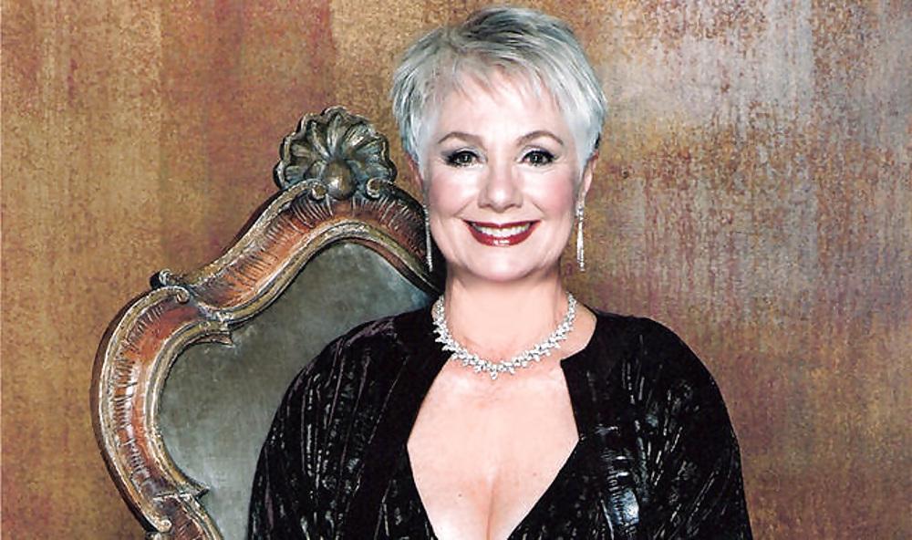 25P Shirley Jones
