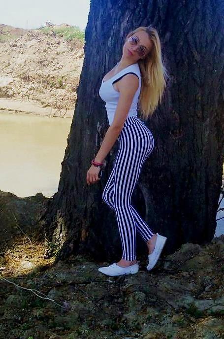 16P Romanian girl: alexandra