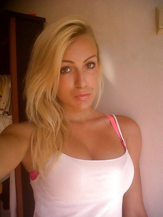 16P Romanian girl: alexandra