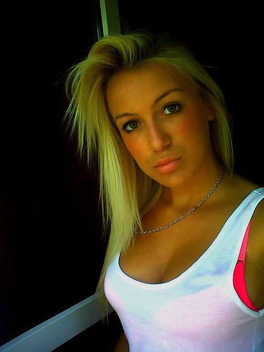 16P Romanian girl: alexandra