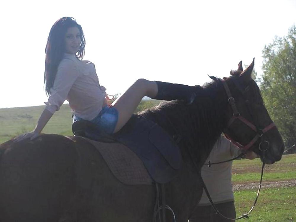 14P Romanian girl: marianna