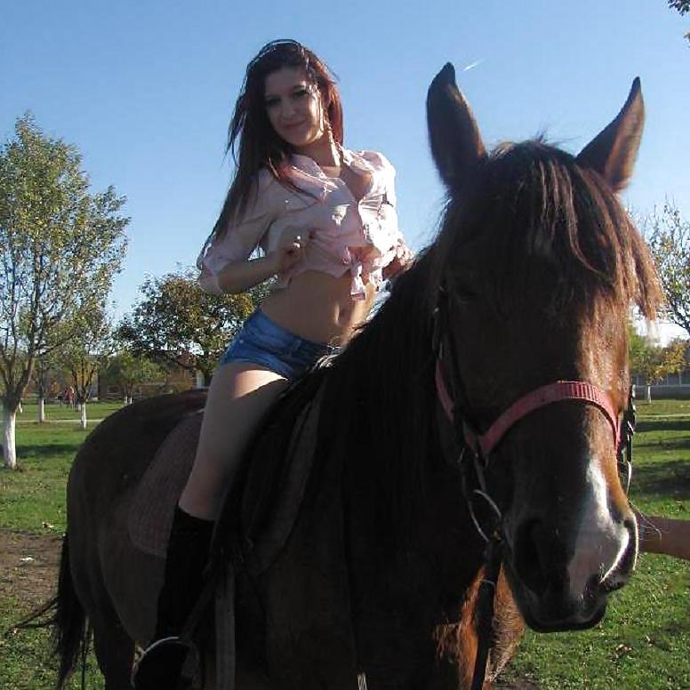14P Romanian girl: marianna