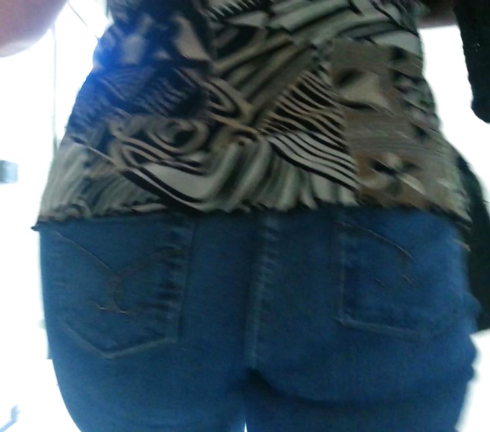13P Mature butt from milf