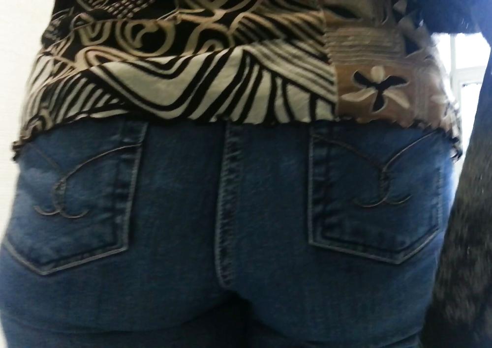 13P Mature butt from milf