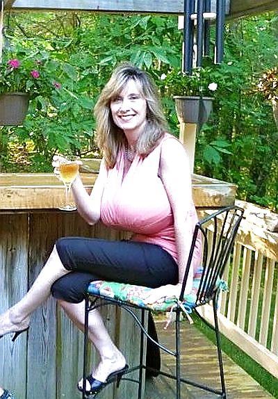 25P Curvy Beauties 63 Clothed Edition