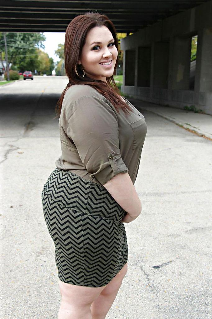 25P Curvy Beauties 63 Clothed Edition