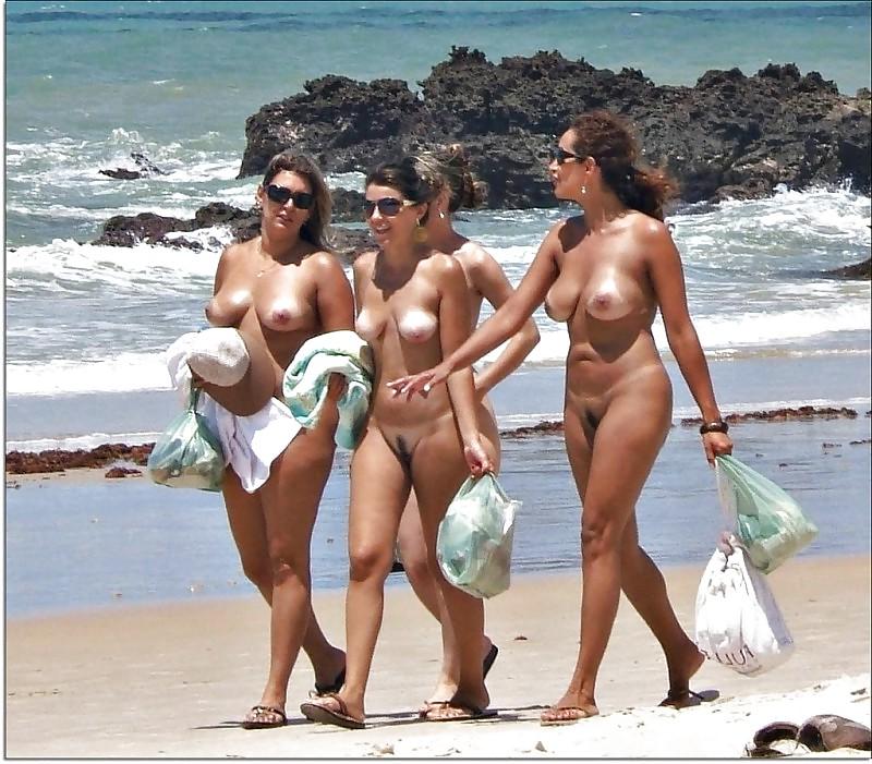 25P Nudistas e naturistas