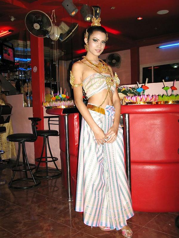 25P Ladyboy Bee from Pattaya