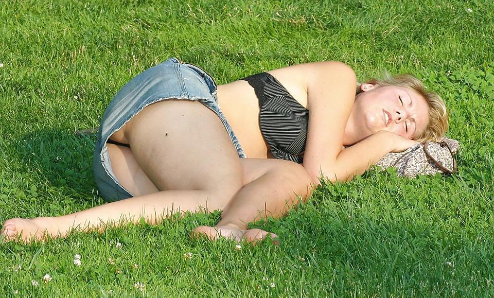 25P Candid upskirt 3