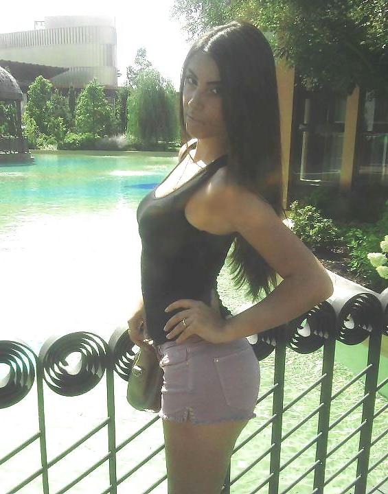 11P Romanian girl: Simona