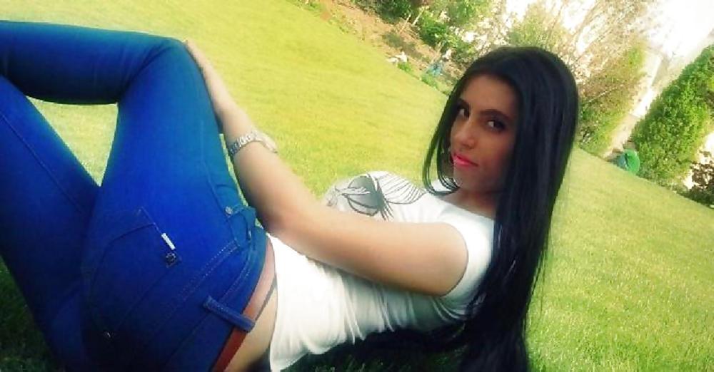 11P Romanian girl: Simona