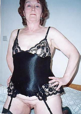 25P Tres vieilles mamies