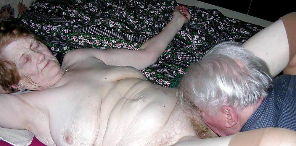 25P Tres vieilles mamies