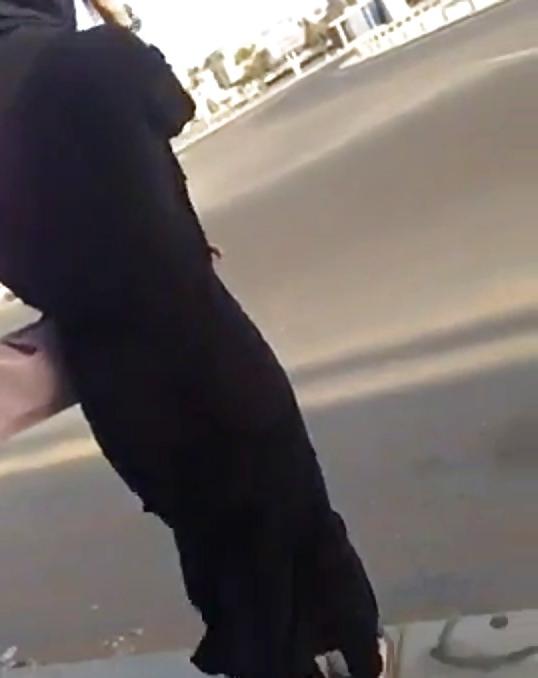 19P Voyeur Arab ass