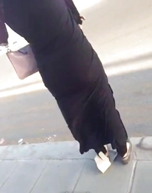 19P Voyeur Arab ass
