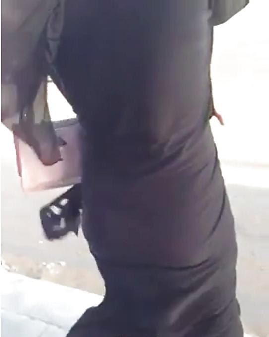 19P Voyeur Arab ass
