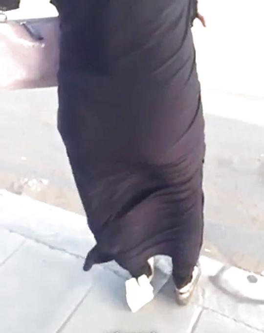 19P Voyeur Arab ass