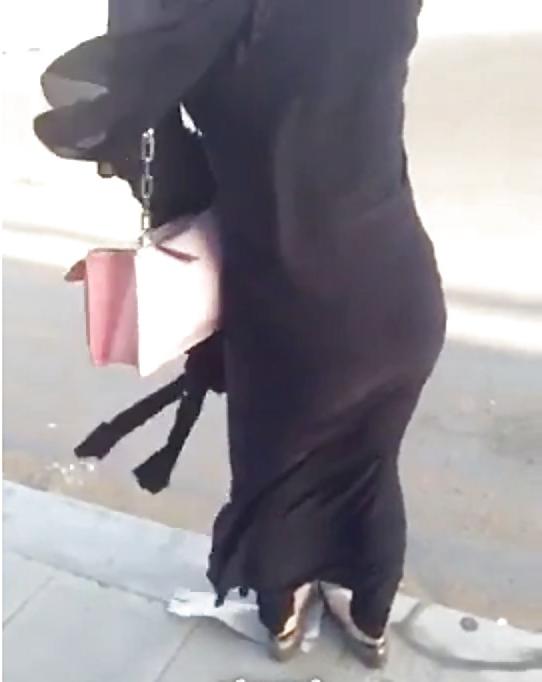 19P Voyeur Arab ass