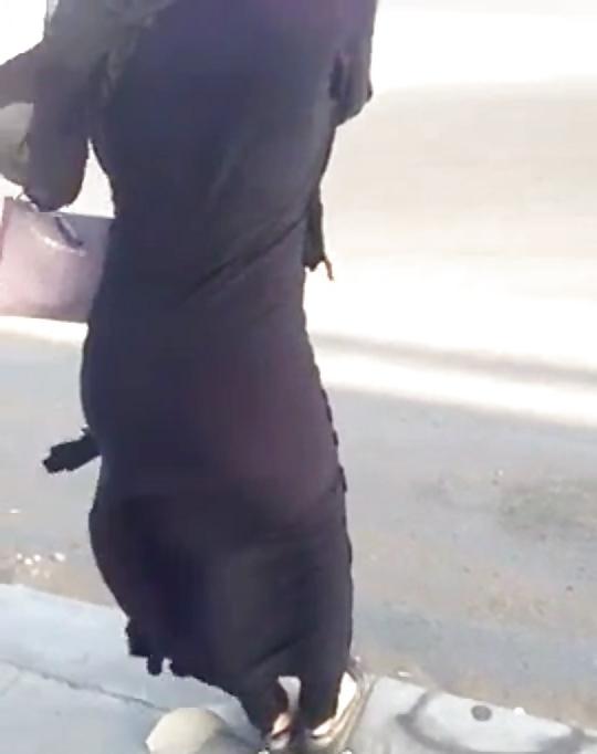 19P Voyeur Arab ass