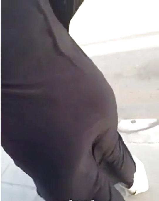 19P Voyeur Arab ass