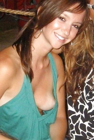 25P Beautiful Nipslip 15 by Voyeur TROC
