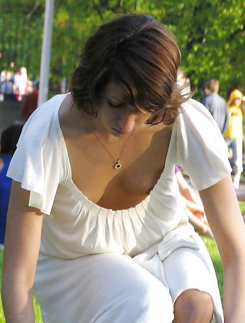 25P Beautiful Nipslip 15 by Voyeur TROC