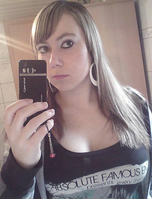 16P Teengirl non nude