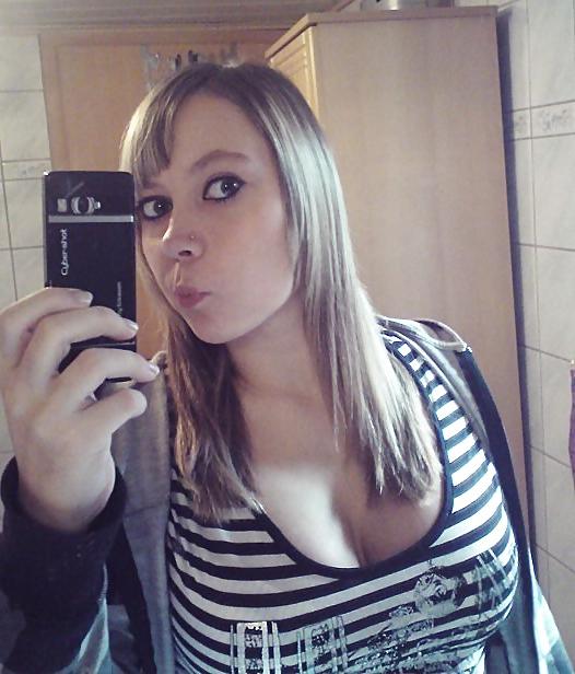 16P Teengirl non nude