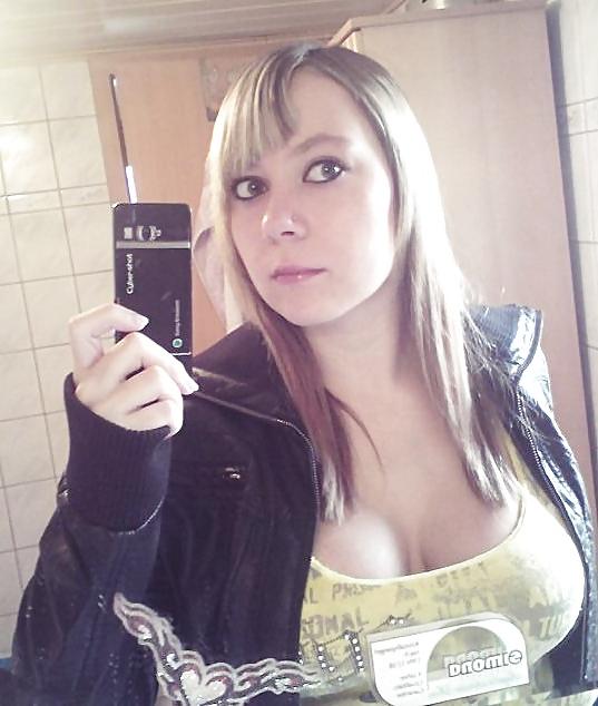 16P Teengirl non nude