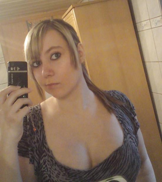 16P Teengirl non nude