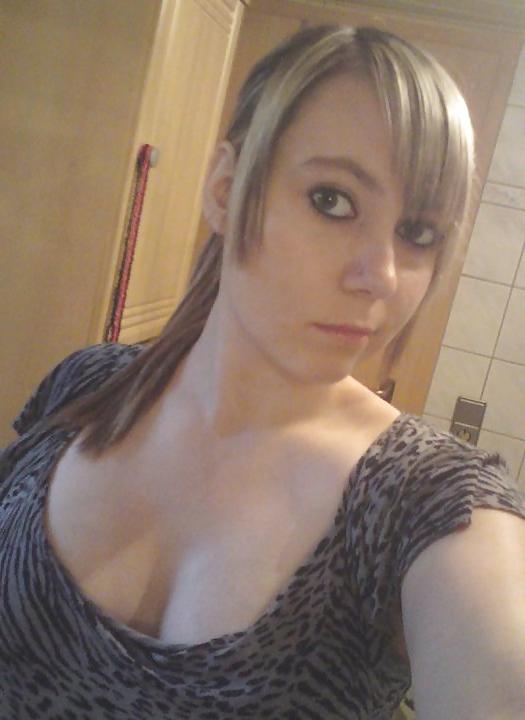 16P Teengirl non nude