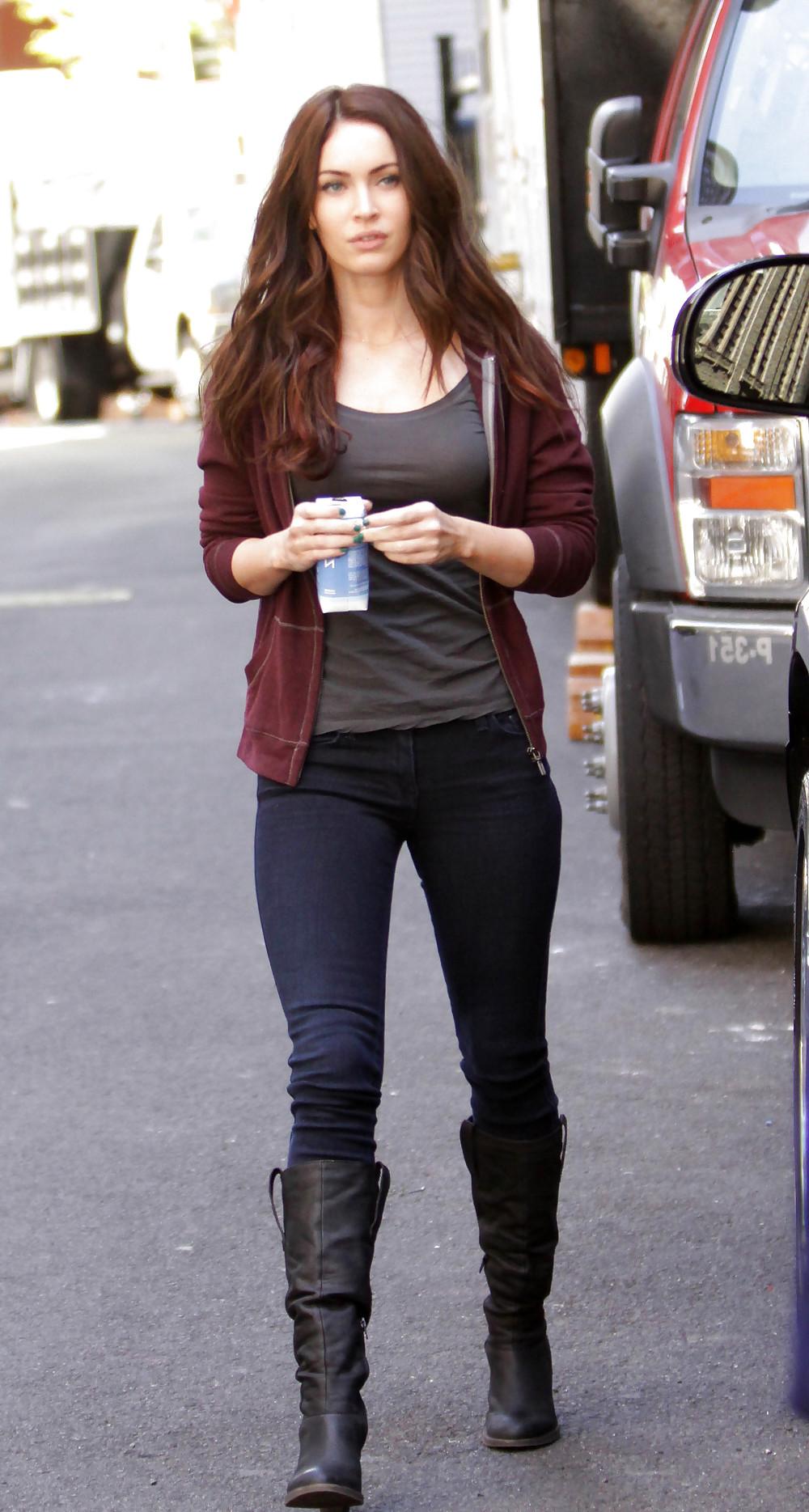 21P Megan Fox - Film Set