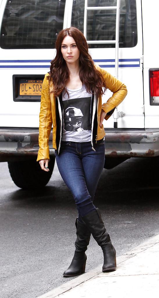 21P Megan Fox - Film Set