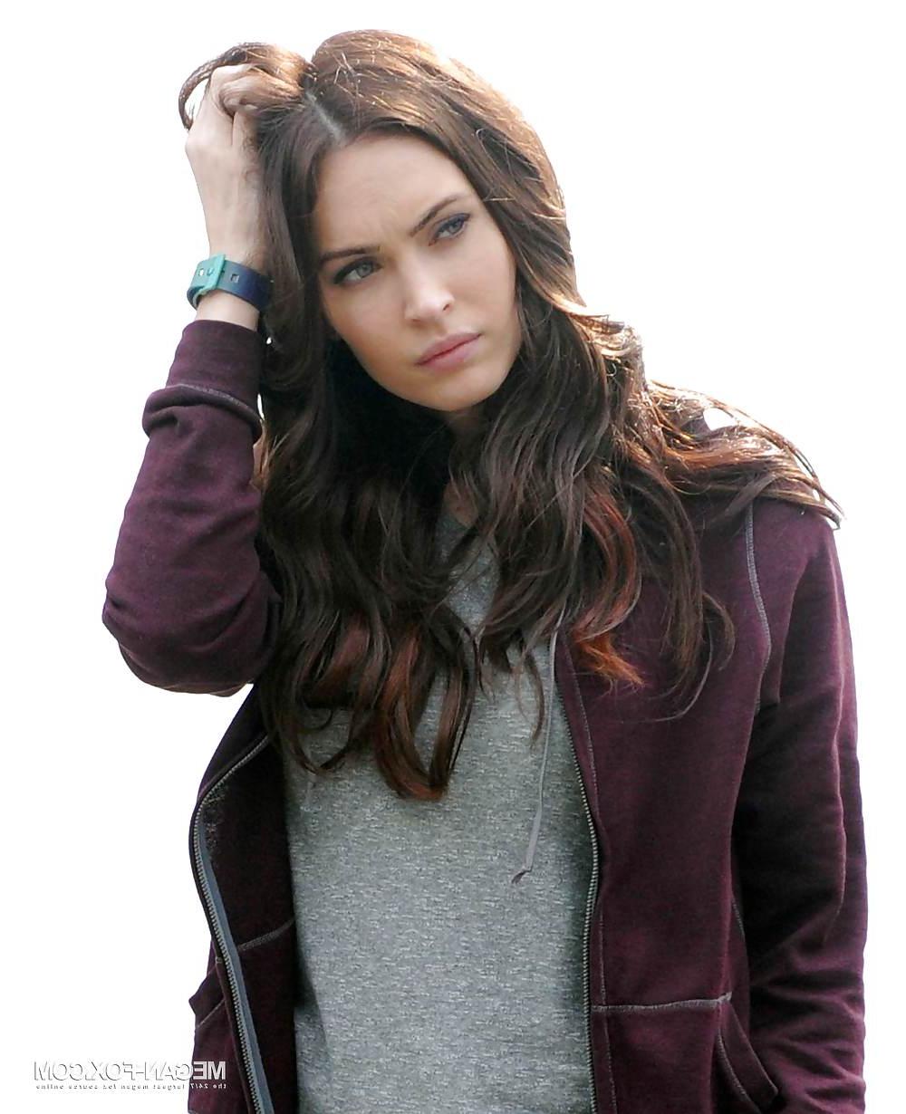 21P Megan Fox - Film Set