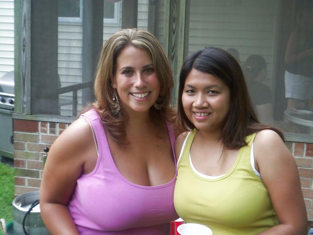 20P Not naked busty mature women 1.