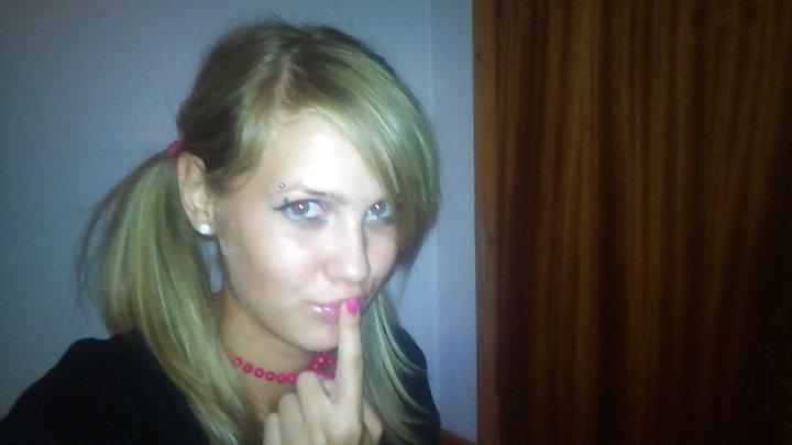 25P Greek Teen Girls 2