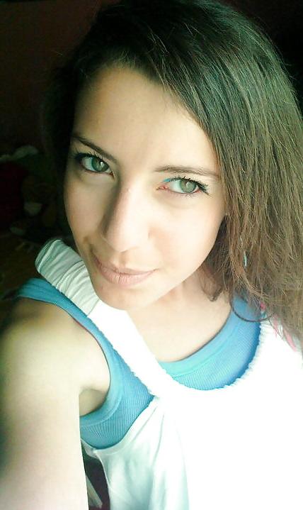 25P Greek Teen Girls 2