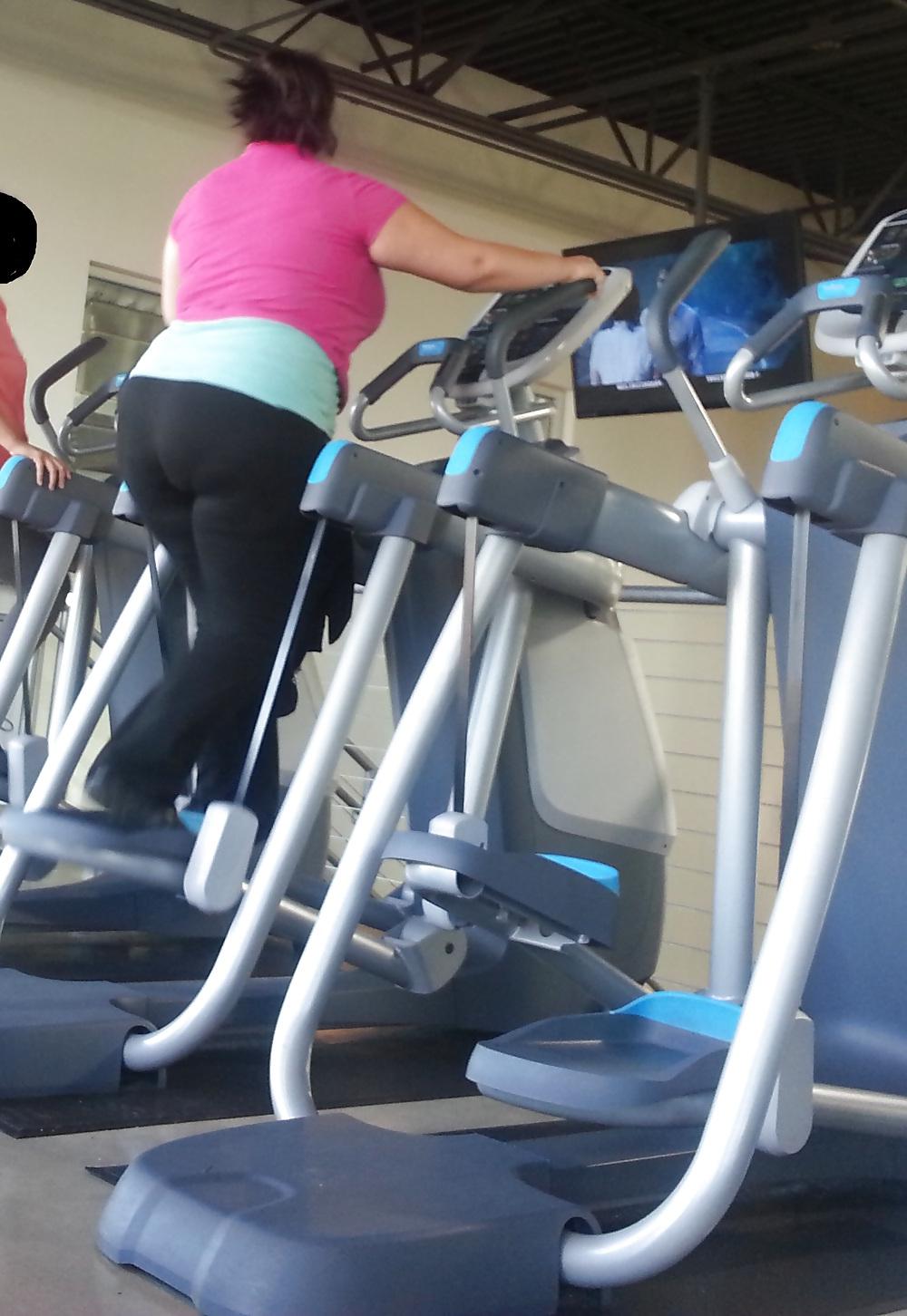 6P Mexican BBW ass at the gym