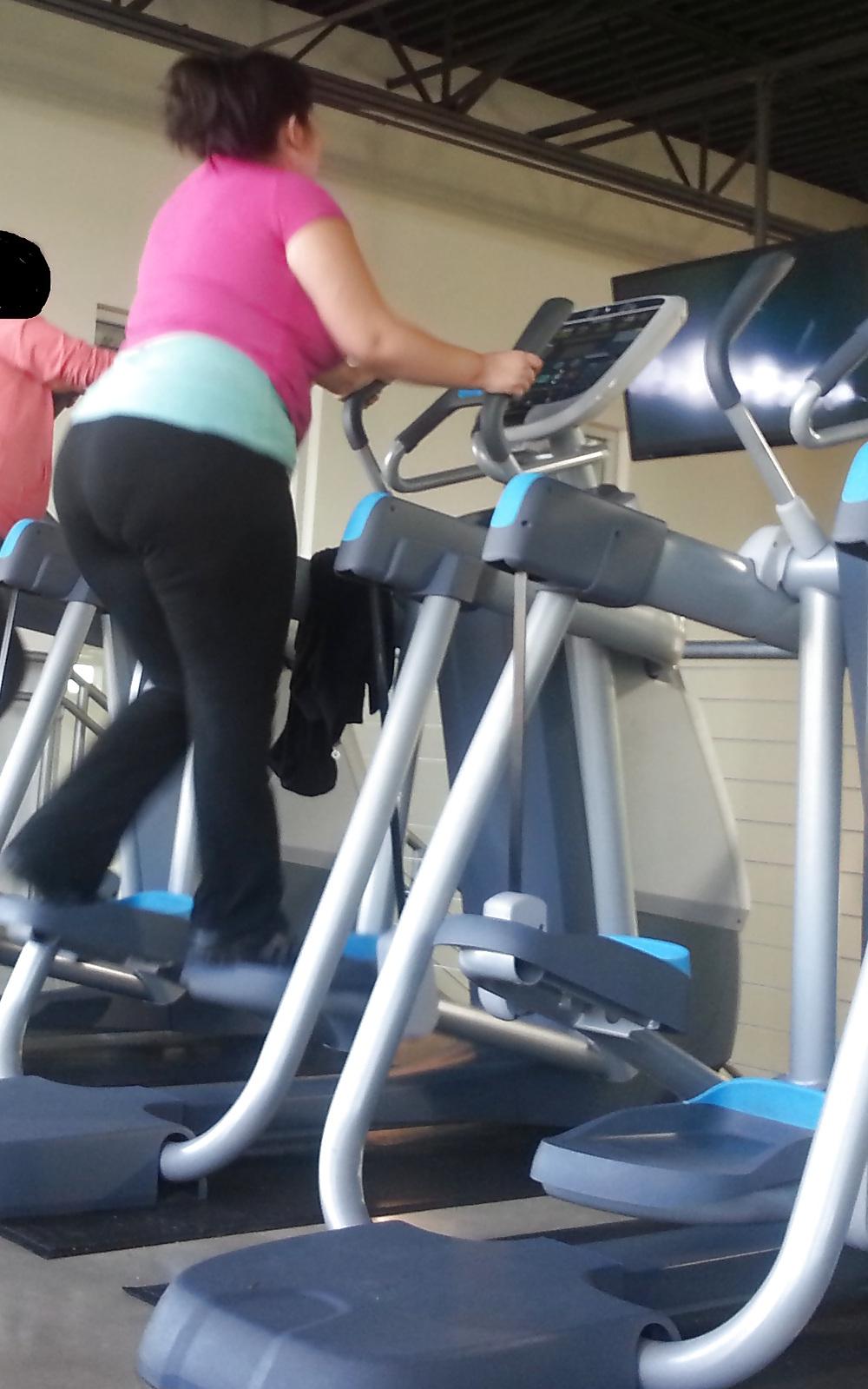 6P Mexican BBW ass at the gym