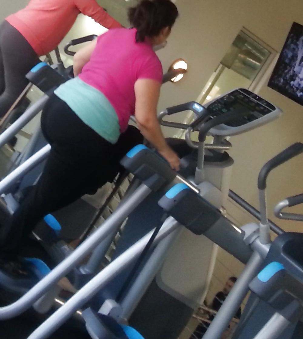 6P Mexican BBW ass at the gym
