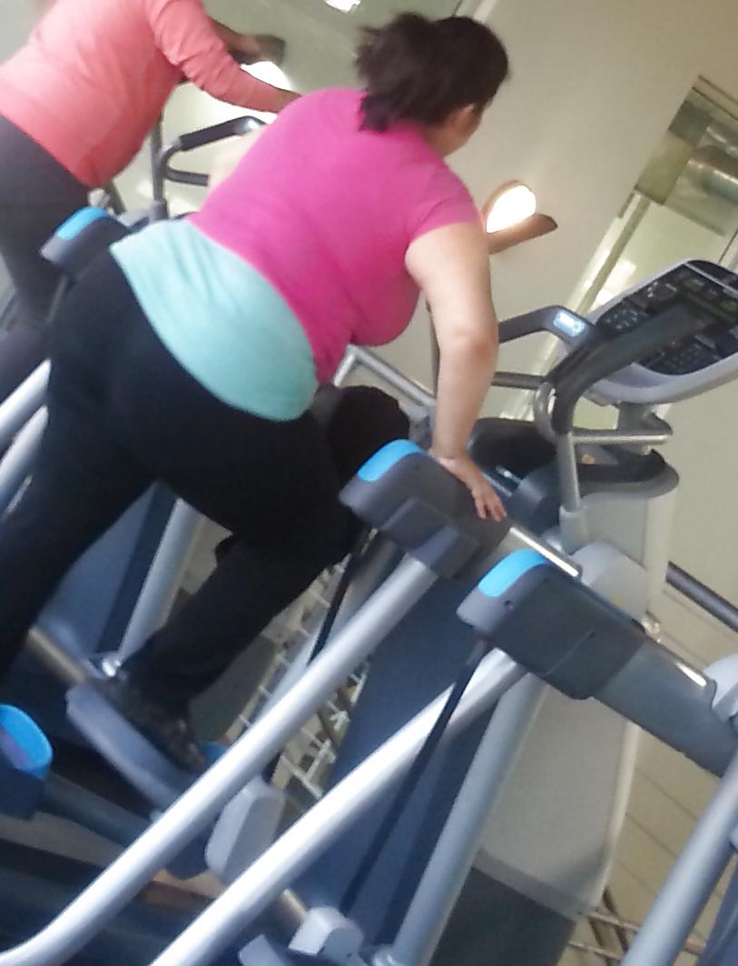 6P Mexican BBW ass at the gym