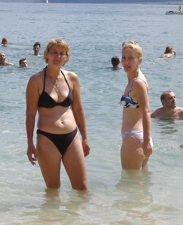 20P Mom and not her daughter in bikini 2