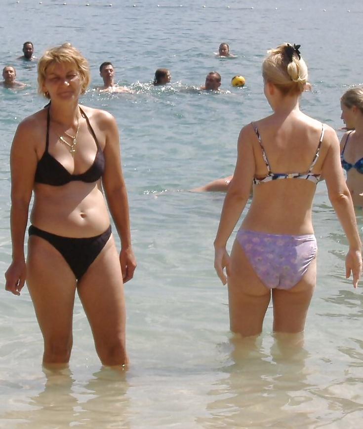 20P Mom and not her daughter in bikini 2